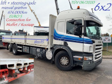 Vrachtwagen Scania P 420 tweedehands platte bak