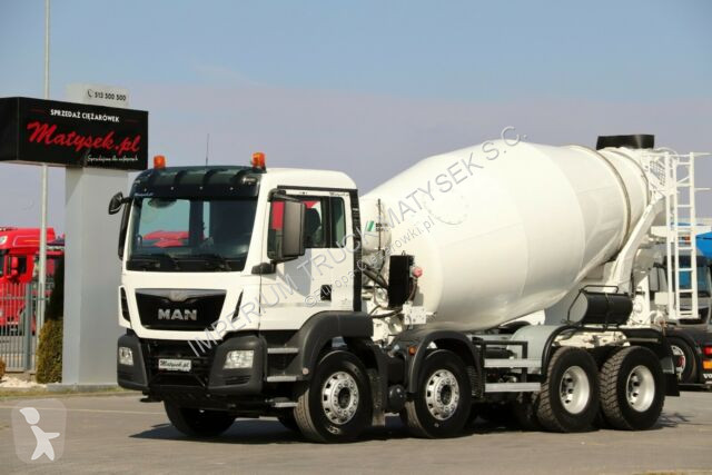 man cement mixer