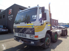 Camion sasiu second-hand Volvo FL10