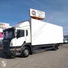 Camion fourgon Scania P 230