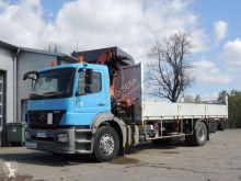 Camion plateau ridelles Mercedes Axor 1829