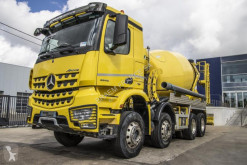 Camion pompe à béton Mercedes Arocs 3243