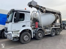 Mercedes Arocs 3236 truck damaged concrete mixer