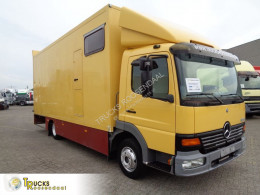 Kamion vůz na dopravu koní Mercedes Atego 817