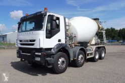 Camión Iveco Trakker 340 T 41 hormigón cuba / Mezclador usado