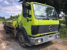Camion Mercedes SK 1722 cassone fisso usato