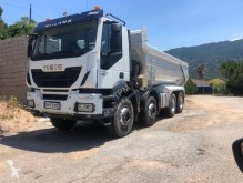 Camión Iveco Trakker 450 volquete benne TP usado