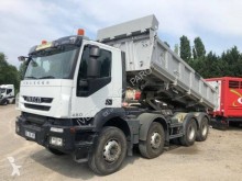 Vrachtwagen Iveco Trakker 340 T 45 tweedehands kipper