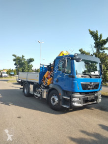 Camion tri-benne MAN