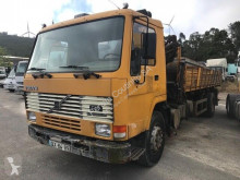 Camion Volvo /FL7 Kipper + Crane/ benne occasion