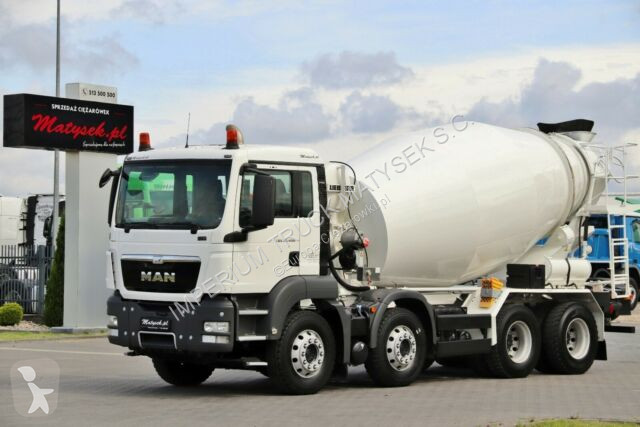 man cement mixer