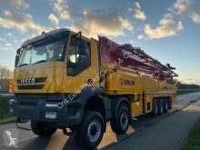 Camion Iveco AD 410T44 12x8 JunJin JJRZ 63-5.18HP pompe à béton occasion