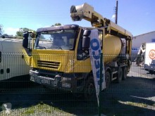 Camião Iveco Trakker AD 340 T 36 B betão usado