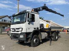 Mercedes hátra és két oldalra billenő kocsi teherautó Actros Hiab122