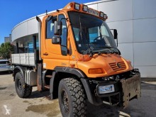 Unimog hátra és két oldalra billenő kocsi teherautó U300