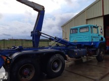 Kamión hákový nosič kontajnerov Renault CBH 320