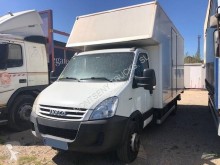Camion fourgon déménagement Iveco Daily 65C18