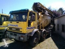 Vrachtwagen Iveco Trakker MP 340 E 35 tweedehands beton molen / Mixer