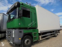 Camión Renault Magnum 400 furgón usado