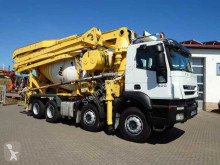 Camion Iveco Trakker 500 8x4 PuMi 8m³ Trommel/32m Pumpe Cifa pompe à béton occasion