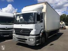 Camión furgón Mercedes Axor 1828