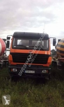 Camion Mercedes 3234 béton toupie / Malaxeur occasion