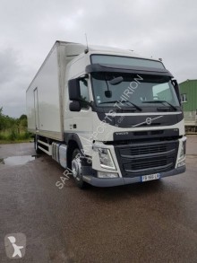 Camión Volvo FM 330 furgón usado
