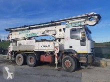 Camion calcestruzzo pompa per calcestruzzo Iveco Eurotrakker 380E37