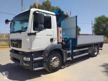 Camion plateau MAN