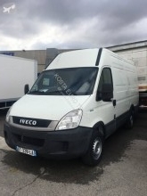 Camion fourgon Iveco Daily 35S13 2.3
