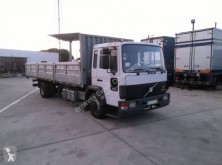 Camion Volvo FL6 14 plateau ridelles occasion