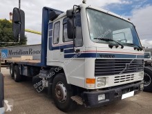 Camion Volvo FL10 320 plateau standard occasion