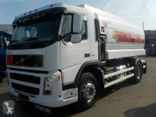 Camion Volvo FM260-14000L-MANUAL-4 KAMMERN-TOP ZUSTAND citerne occasion