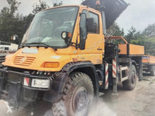 Camión Unimog U500 4x4 4x4 mit Kran MKG HLK 300-A6, 16,5m-1200kg, Funk usado
