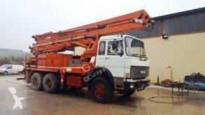 Camião Iveco betão usado