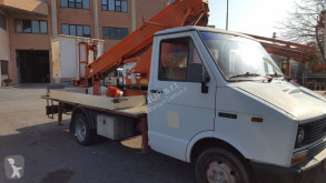 Camion nacelle Iveco DAILY