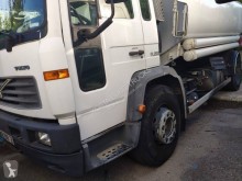 Camion citerne hydrocarbures Volvo FL 250