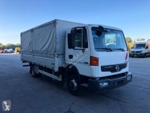 Camion Nissan Atleon centinato alla francese usato