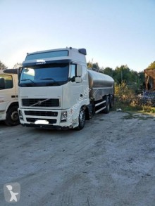 Camion citerne à eau Volvo FH 440
