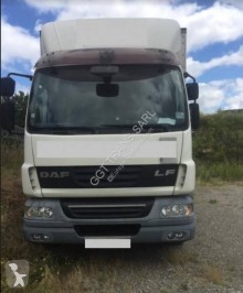 Camion fourgon DAF LF 220
