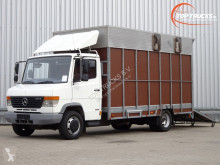Camion bétaillère bovins Mercedes 814