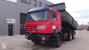 Camion benne MAN 33.403