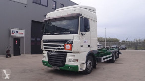 Camião DAF XF 410 chassis usado