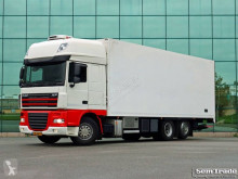 Vrachtwagen koelwagen DAF FAR XF105.460