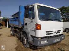 Camion Nissan Atleon porte containers occasion