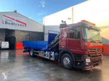 Camion plateau ridelles Mercedes Actros 1832 L