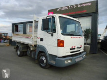 Camion tri-benne Nissan Atleon