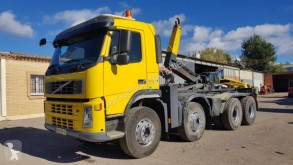 Camión Volvo portamáquinas usado