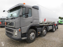 Camion citerne Volvo FM300 8x2*6 24.500 l. ADR