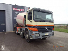 Teherautó Mercedes Actros 3248 használt betonkeverő beton